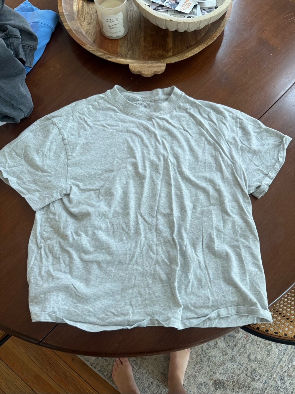 Abercrombie & Fitch Light Gray Short Sleeve Crew Tee